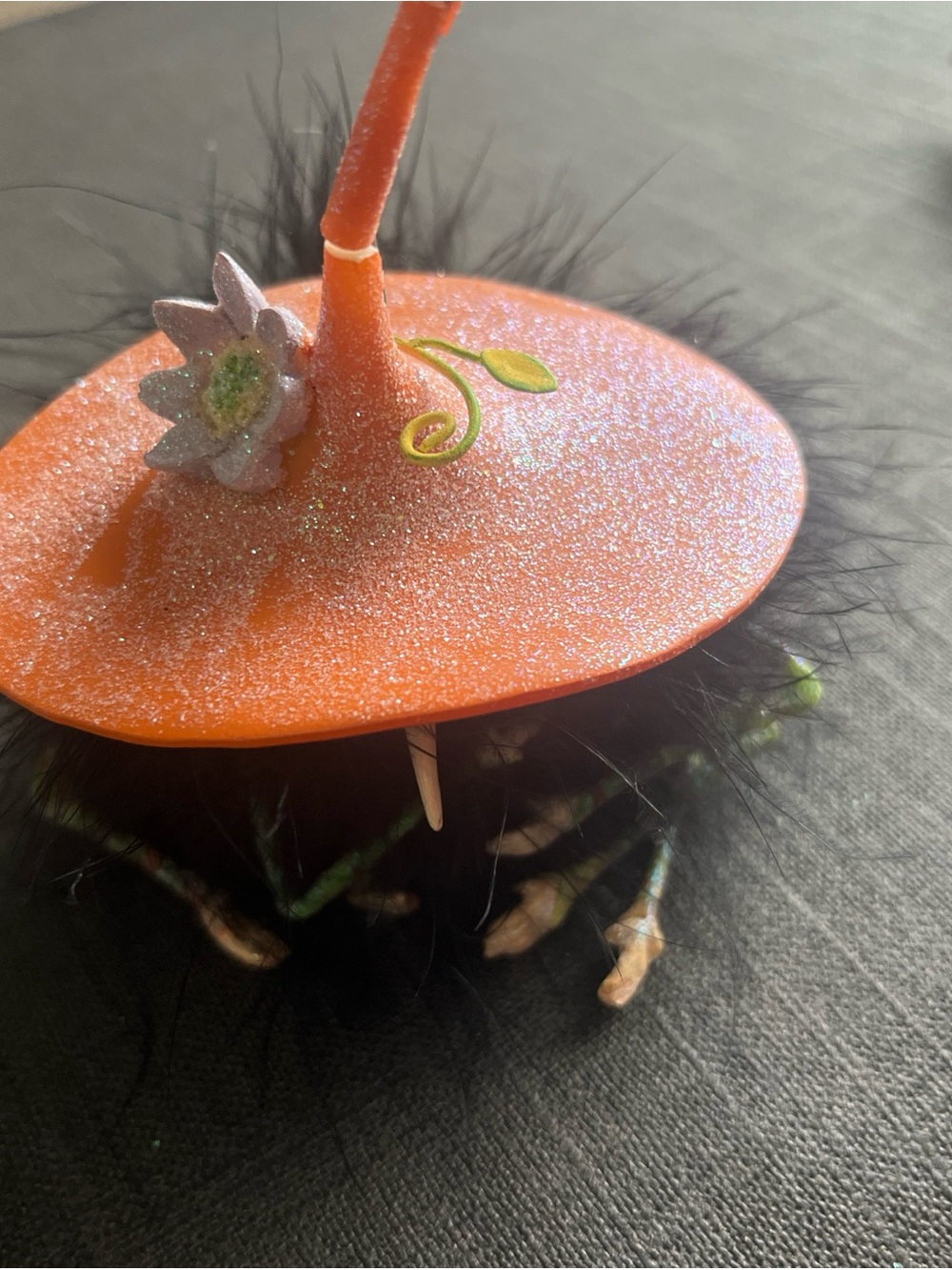 Russ Berrie Halloween Spider Black feathers multicolored legs orange hat